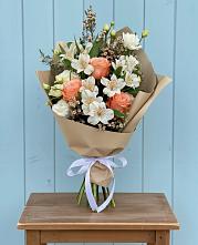 Букет цветов из:  Альстромерии, Лизиантусы, Розы и Хризантемы #REPLACE_PRED# Мескер-Юрте