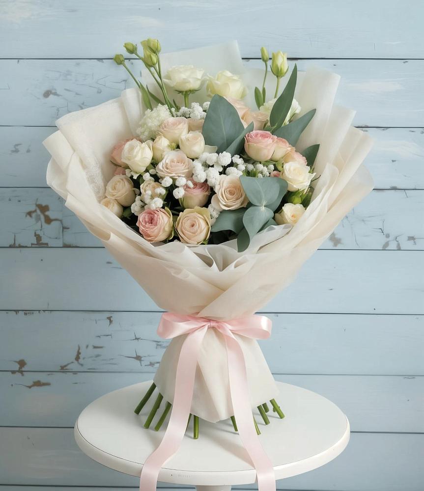 Букет цветов из: Розы и Лизиантусы в Мескер-Юрте