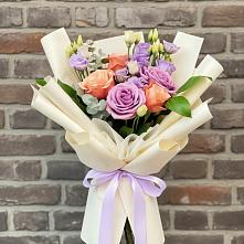 Букет цветов из:  Лизиантусы и Розы в Мескер-Юрте