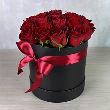 Цветочная композиция из Розы в шляпной коробке в Мескер-Юрте