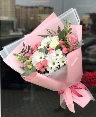 Букет цветов из: Розы, Лизиантусы и Хризантемы в Мескер-Юрте
